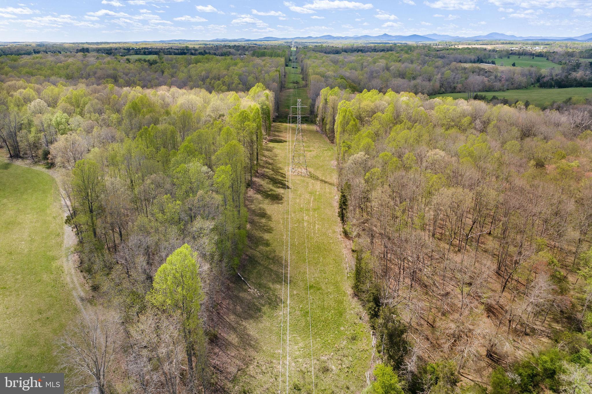 ROCK CASTLE CREEK - Farm