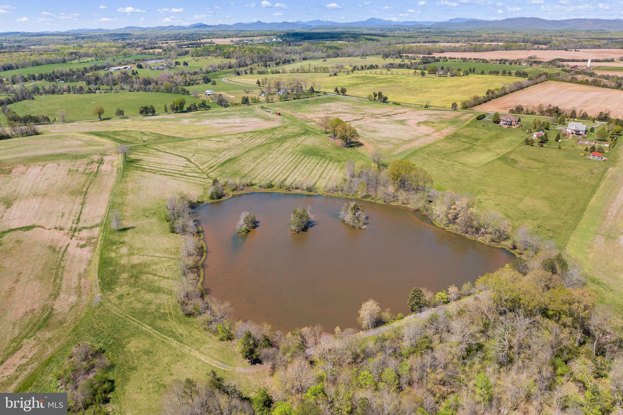 ROCK CASTLE CREEK - Farm