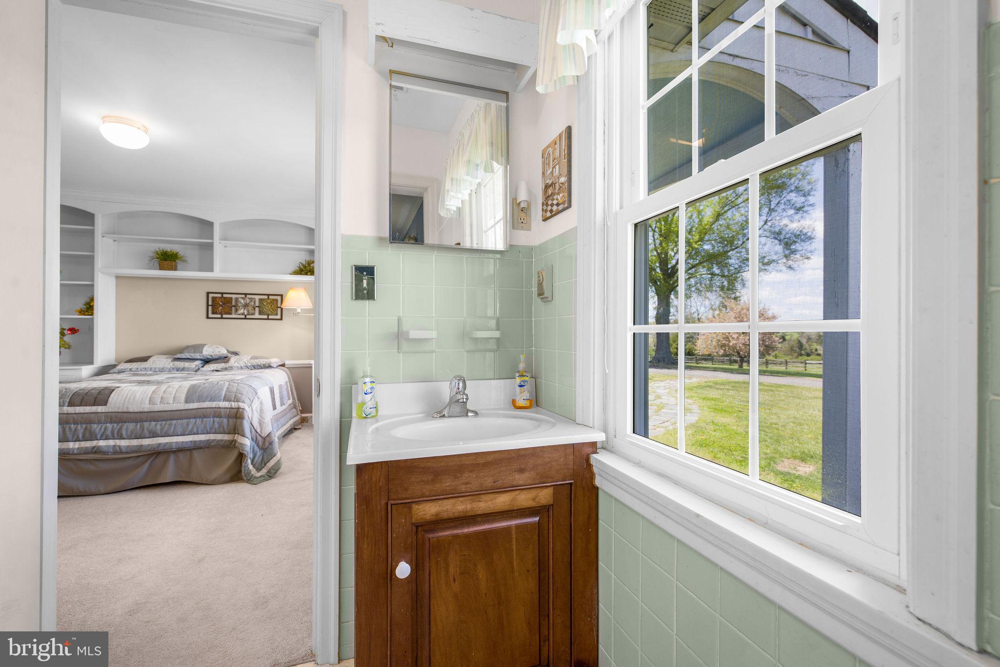 ROCK CASTLE CREEK - Farm