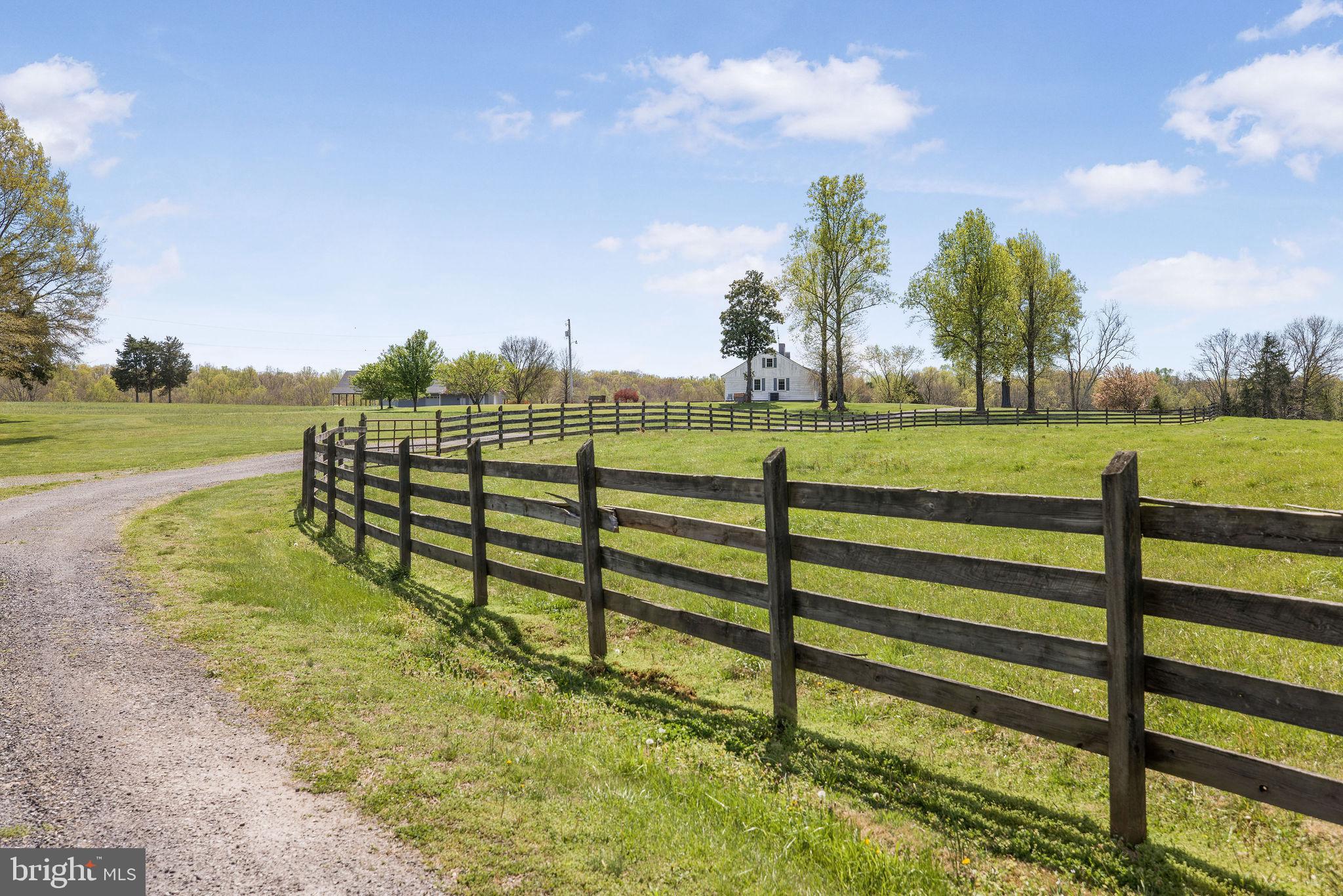 ROCK CASTLE CREEK - Farm