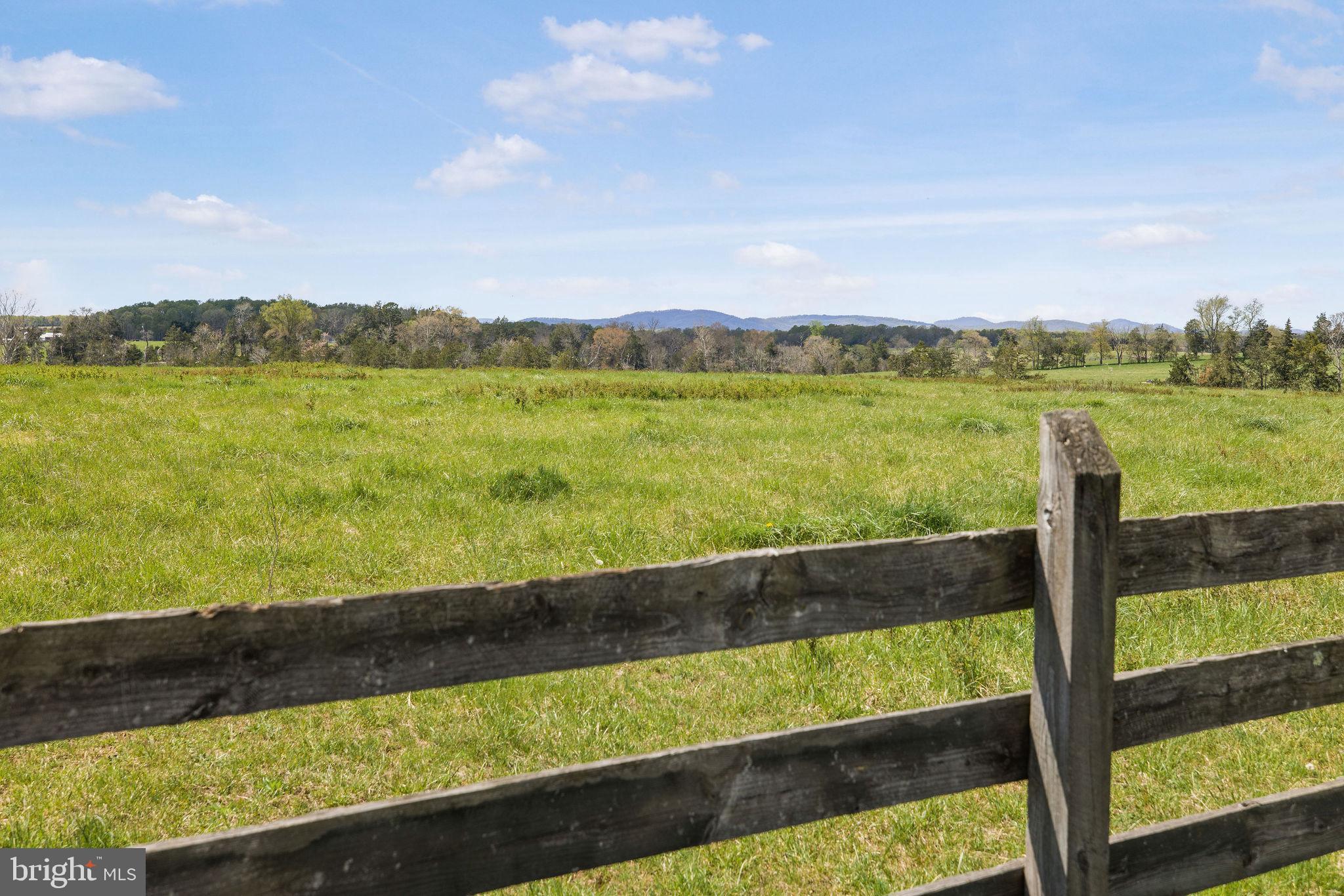 ROCK CASTLE CREEK - Farm