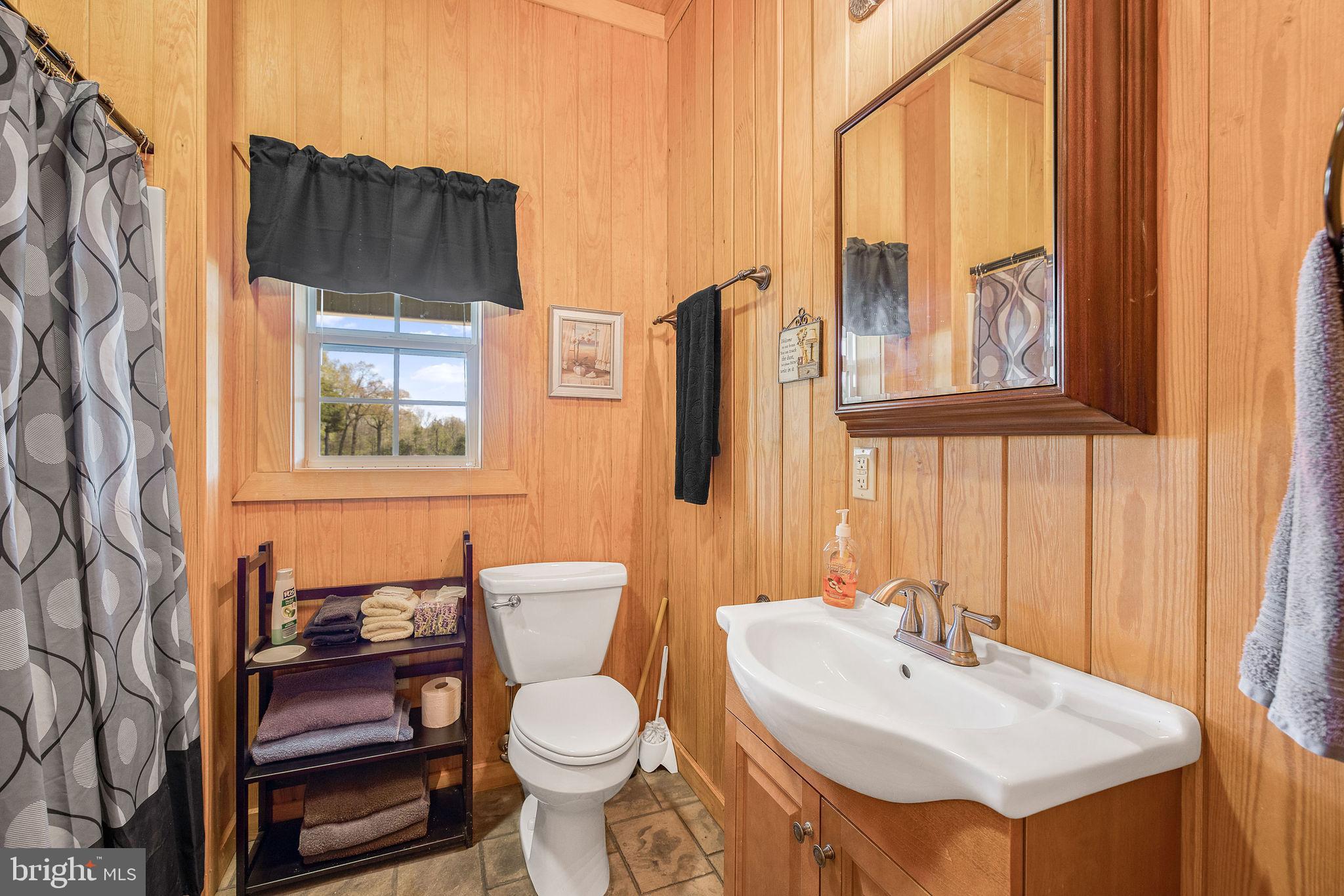 ROCK CASTLE CREEK - Farm