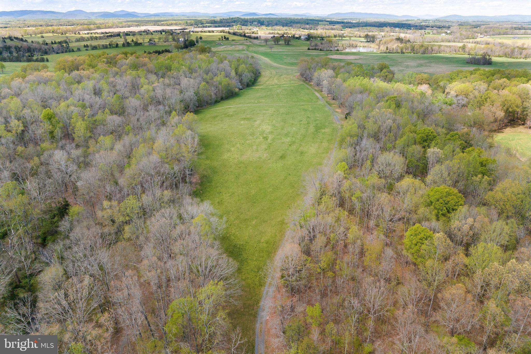 ROCK CASTLE CREEK - Farm
