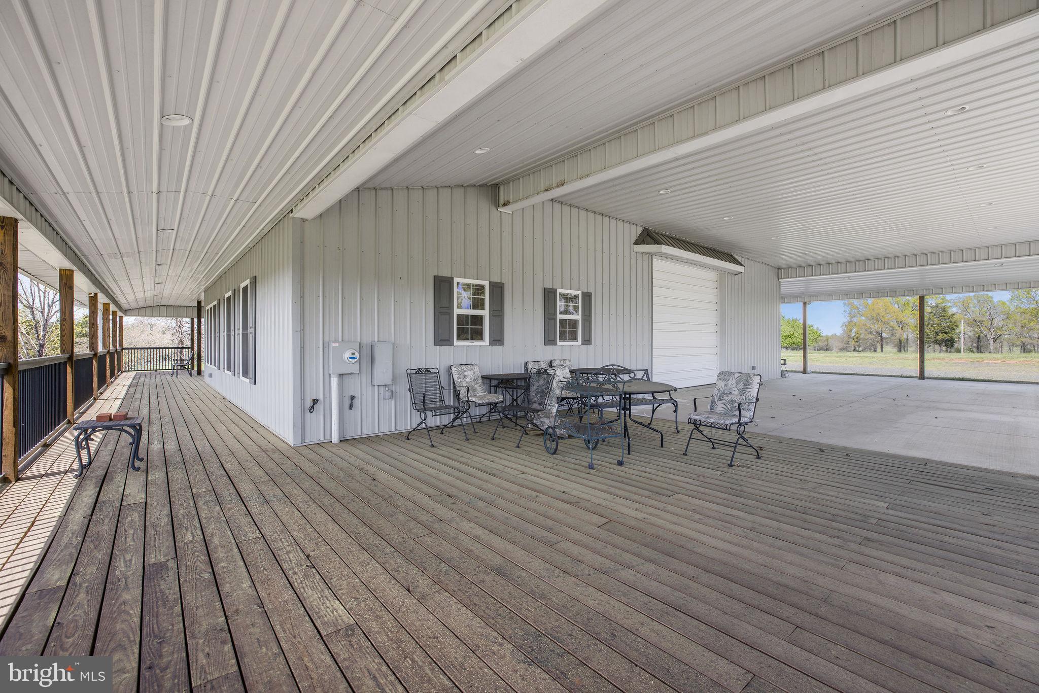 ROCK CASTLE CREEK - Farm