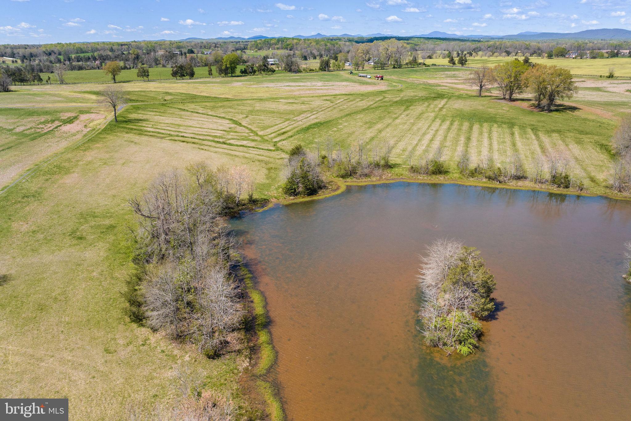 ROCK CASTLE CREEK - Farm