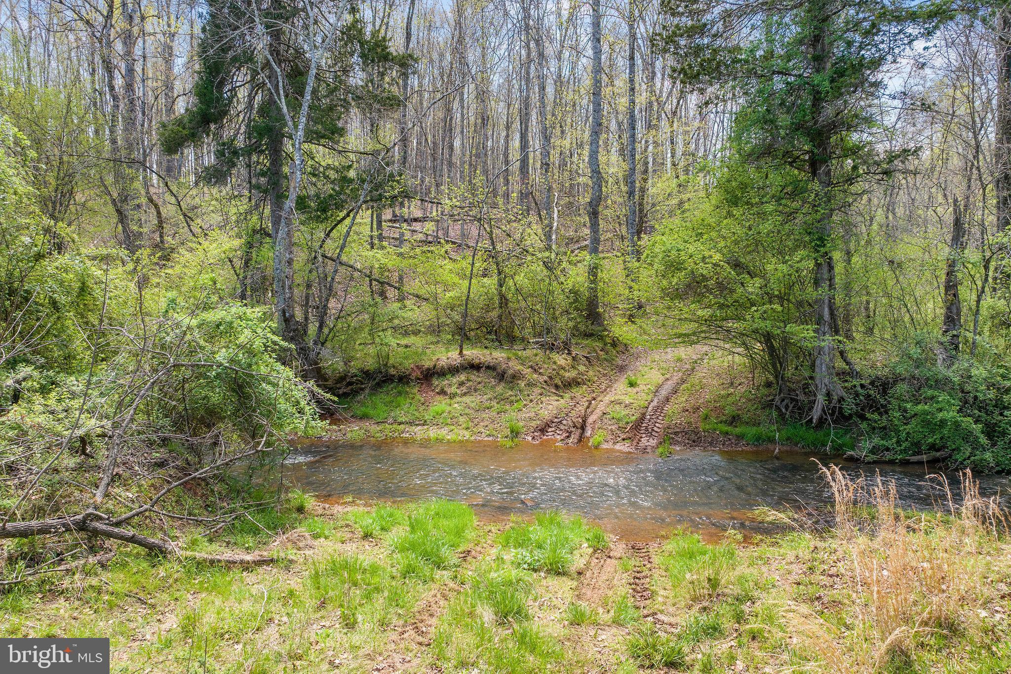 ROCK CASTLE CREEK - Farm