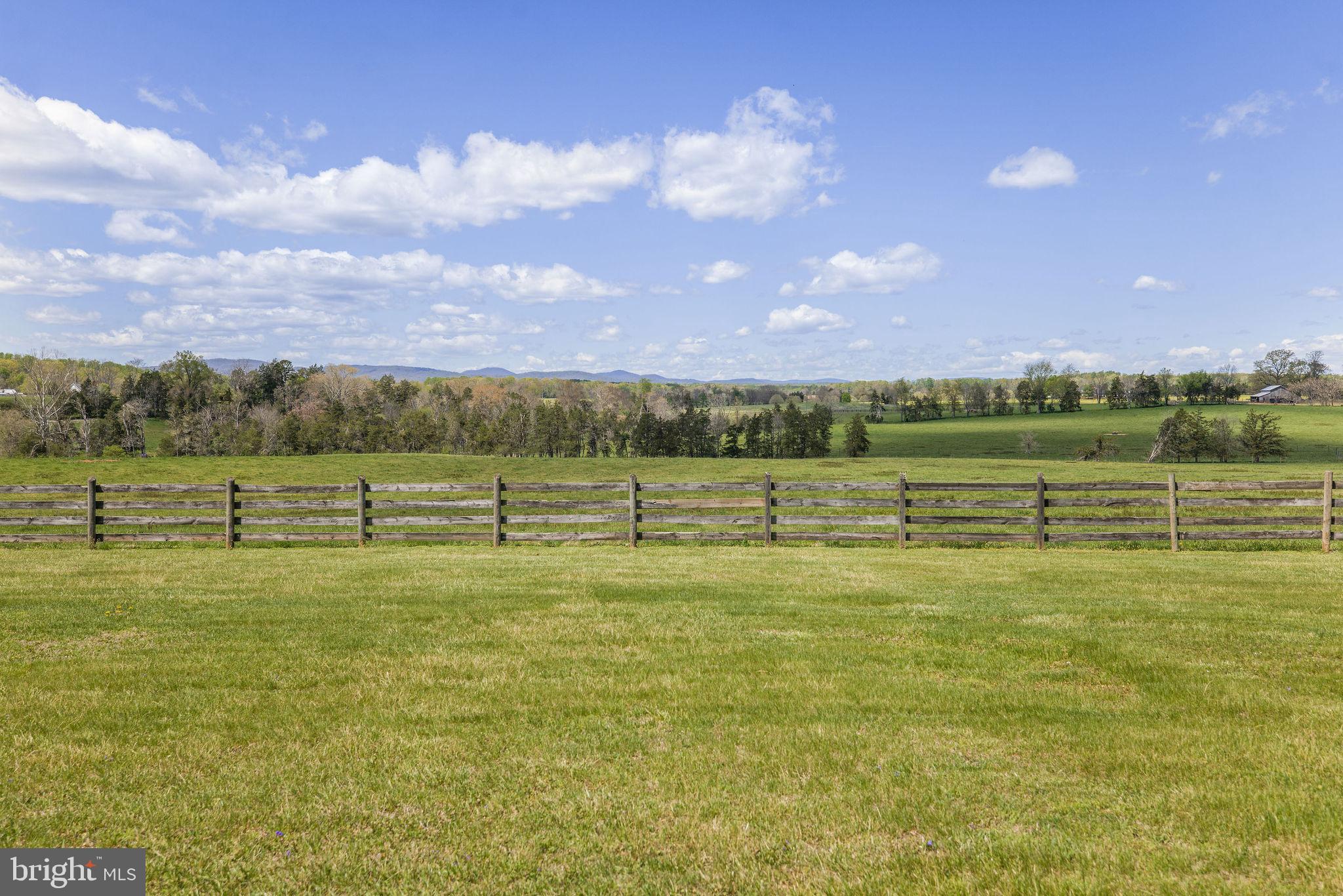 ROCK CASTLE CREEK - Farm