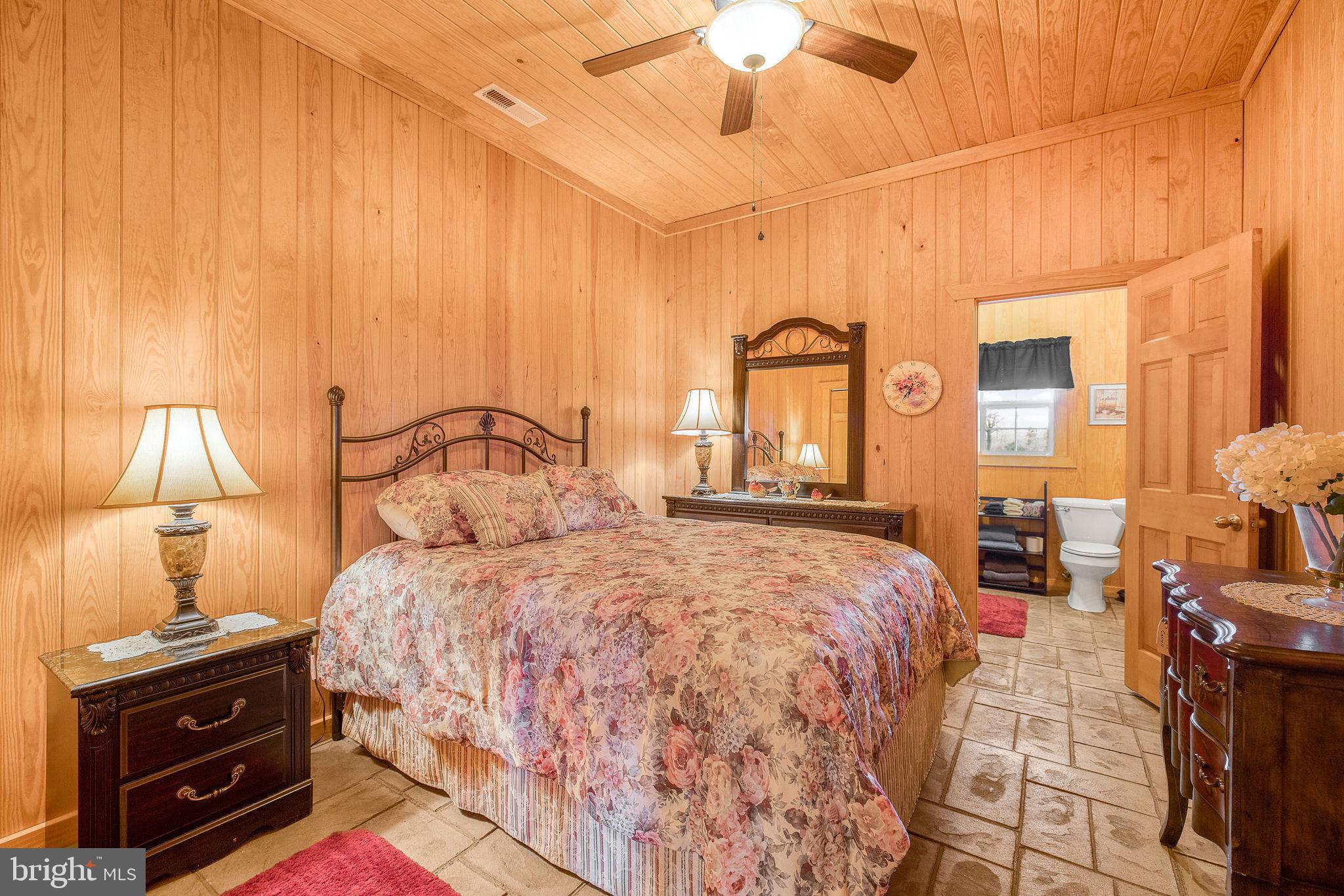 ROCK CASTLE CREEK - Farm