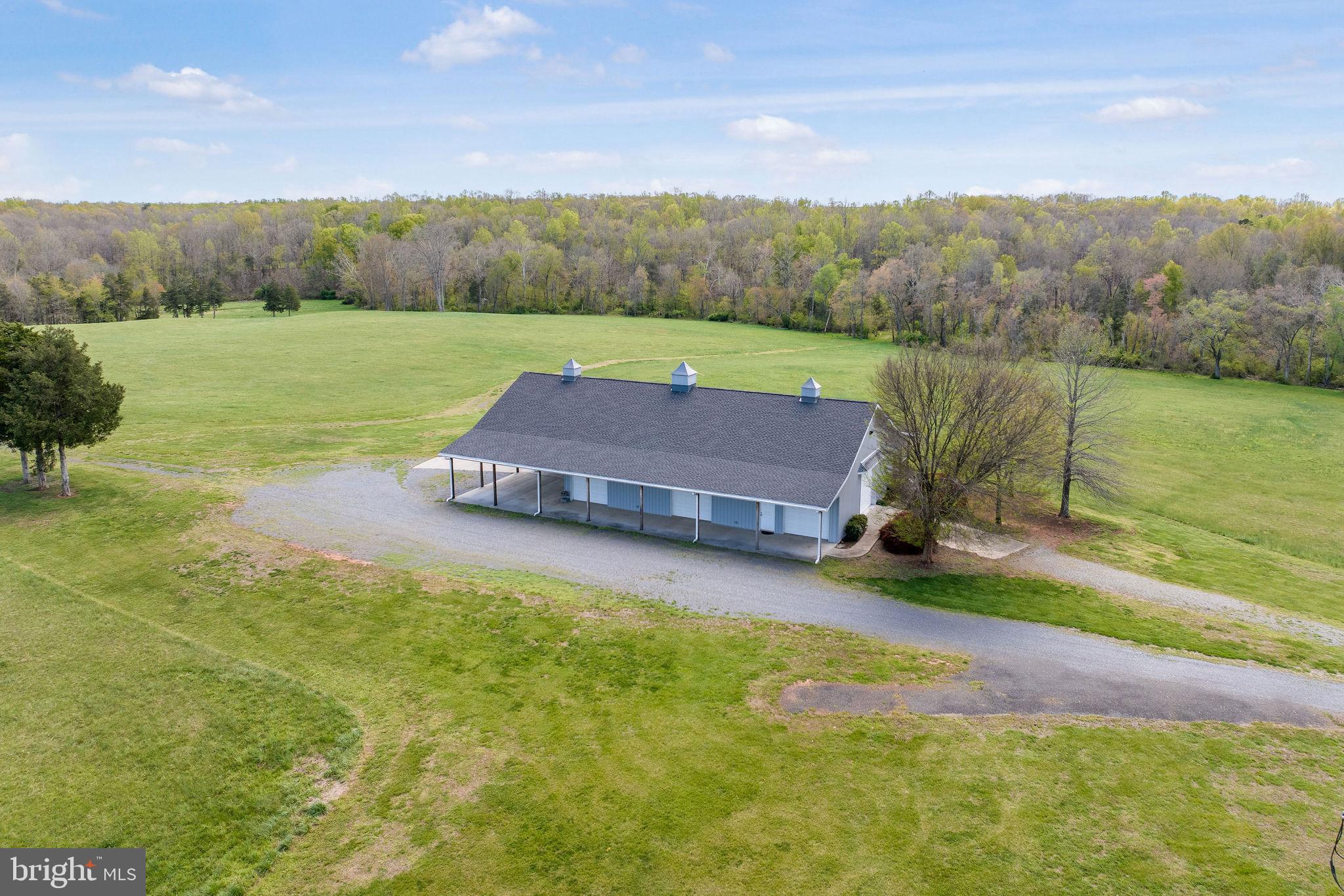 ROCK CASTLE CREEK - Farm