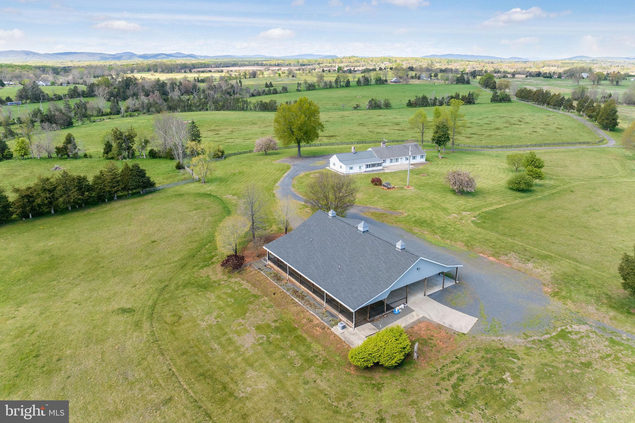 ROCK CASTLE CREEK - Farm
