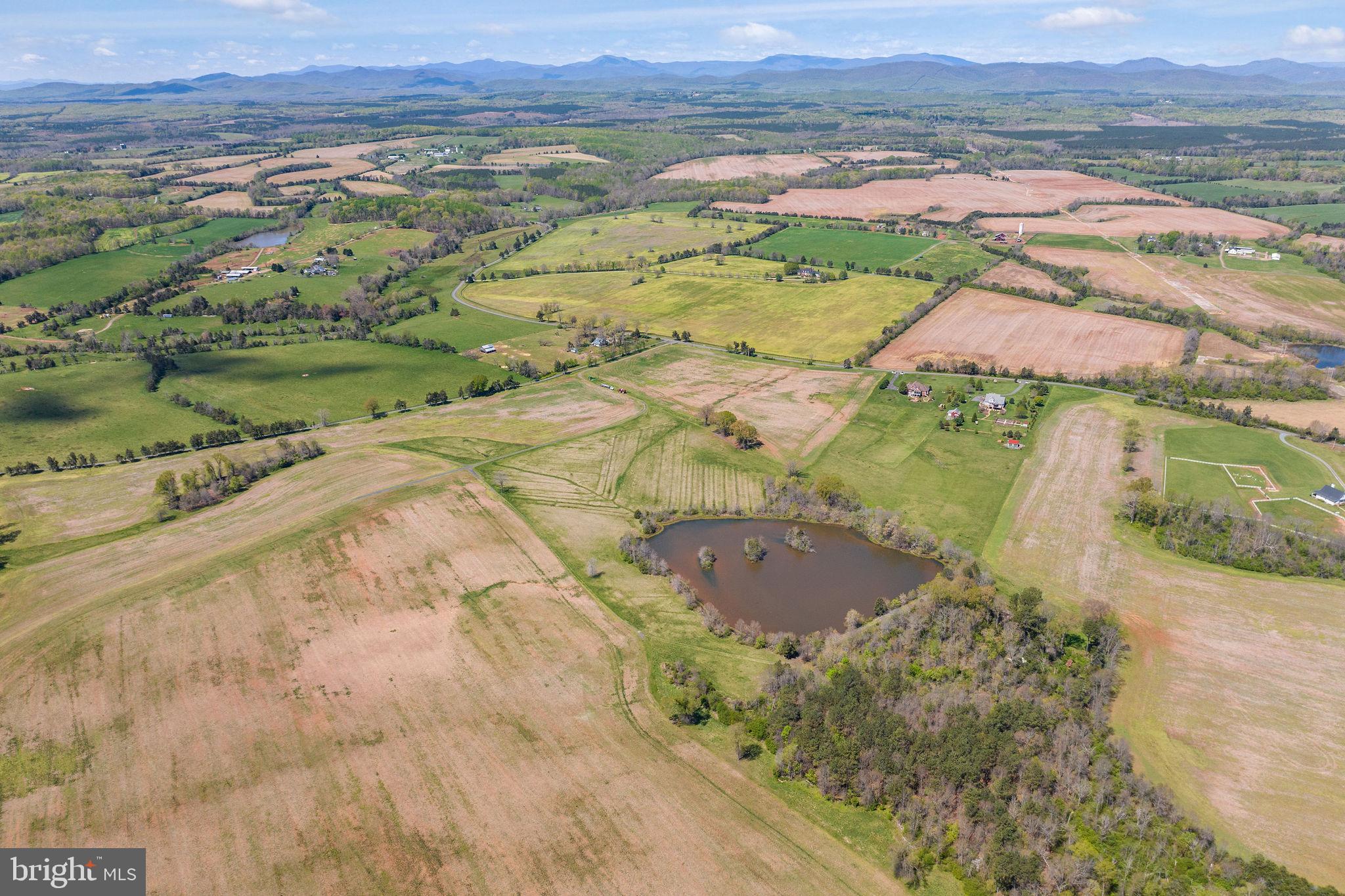 ROCK CASTLE CREEK - Farm