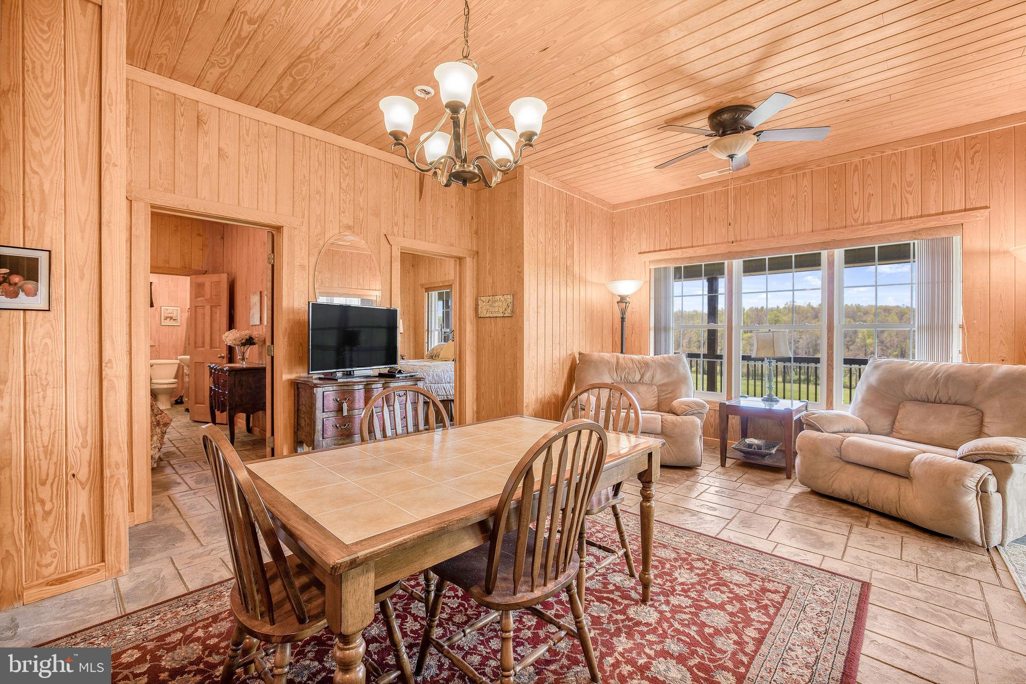 ROCK CASTLE CREEK - Farm