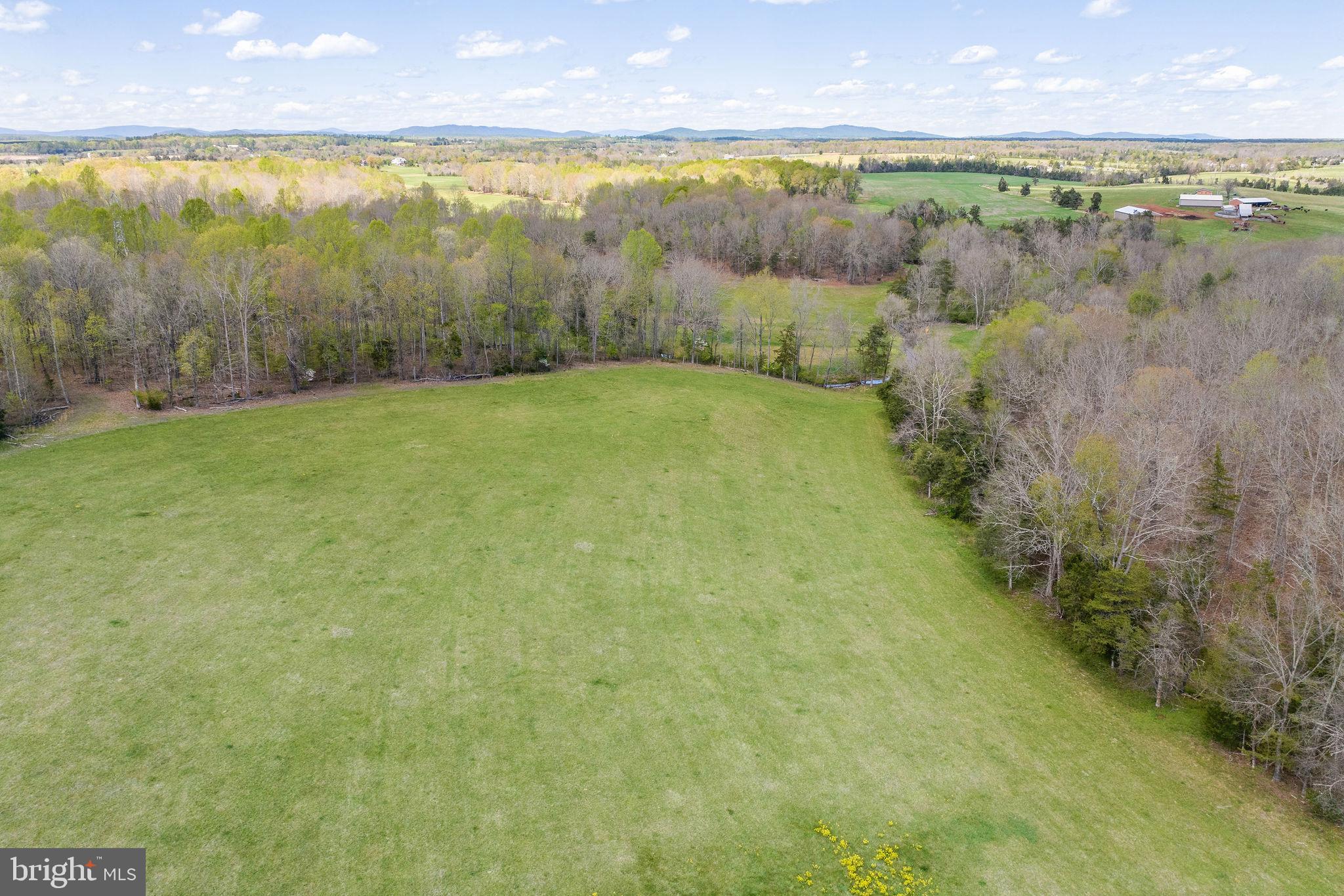 ROCK CASTLE CREEK - Farm
