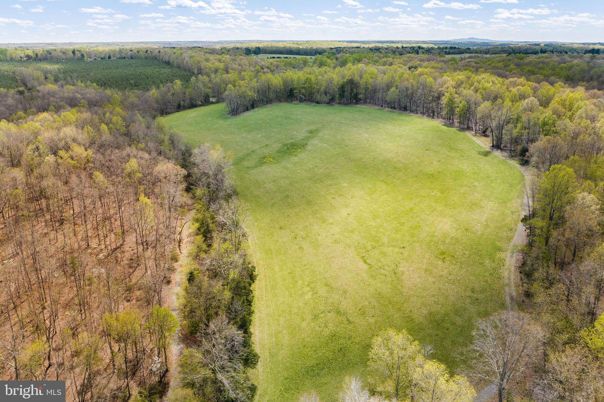 ROCK CASTLE CREEK - Farm