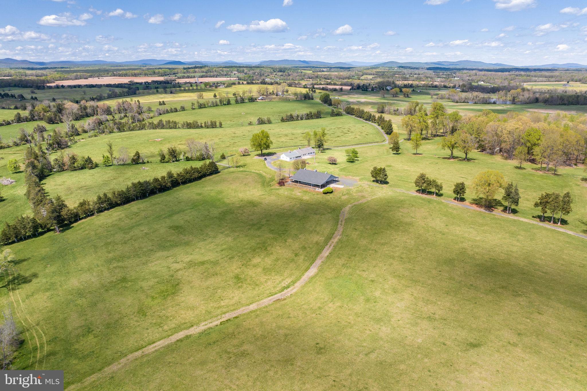 ROCK CASTLE CREEK - Farm