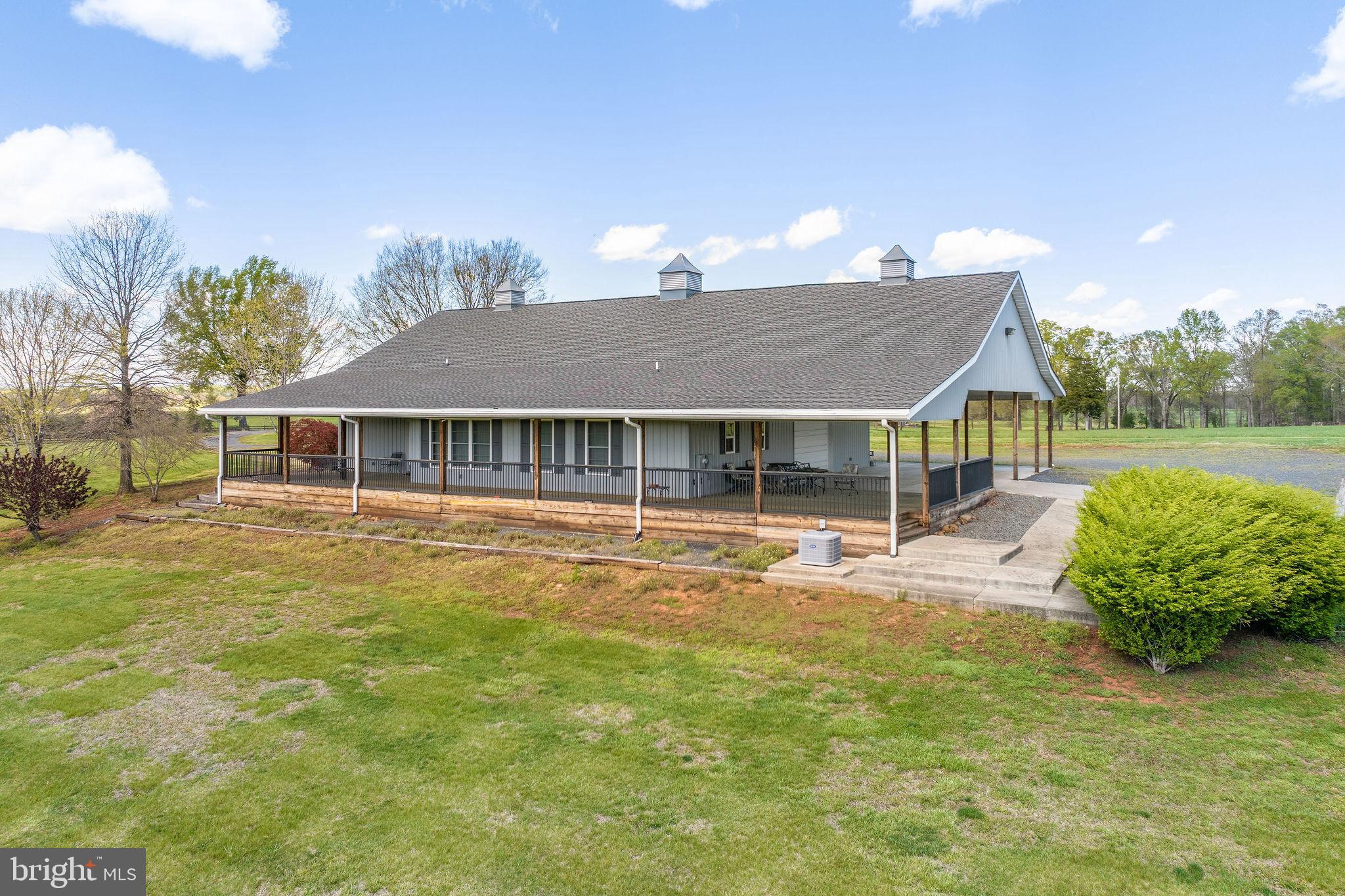 ROCK CASTLE CREEK - Farm