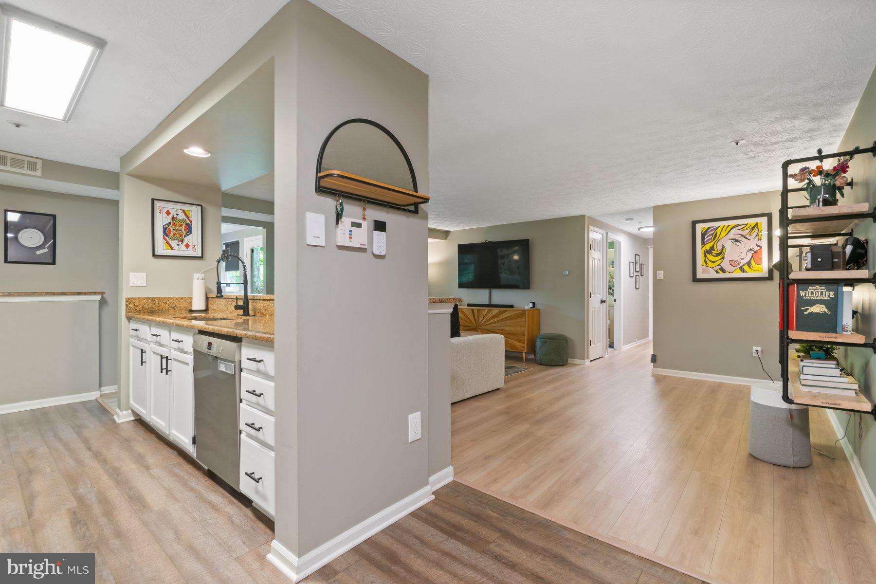 1328 GREENBRIAR CIRCLE 5-1328
