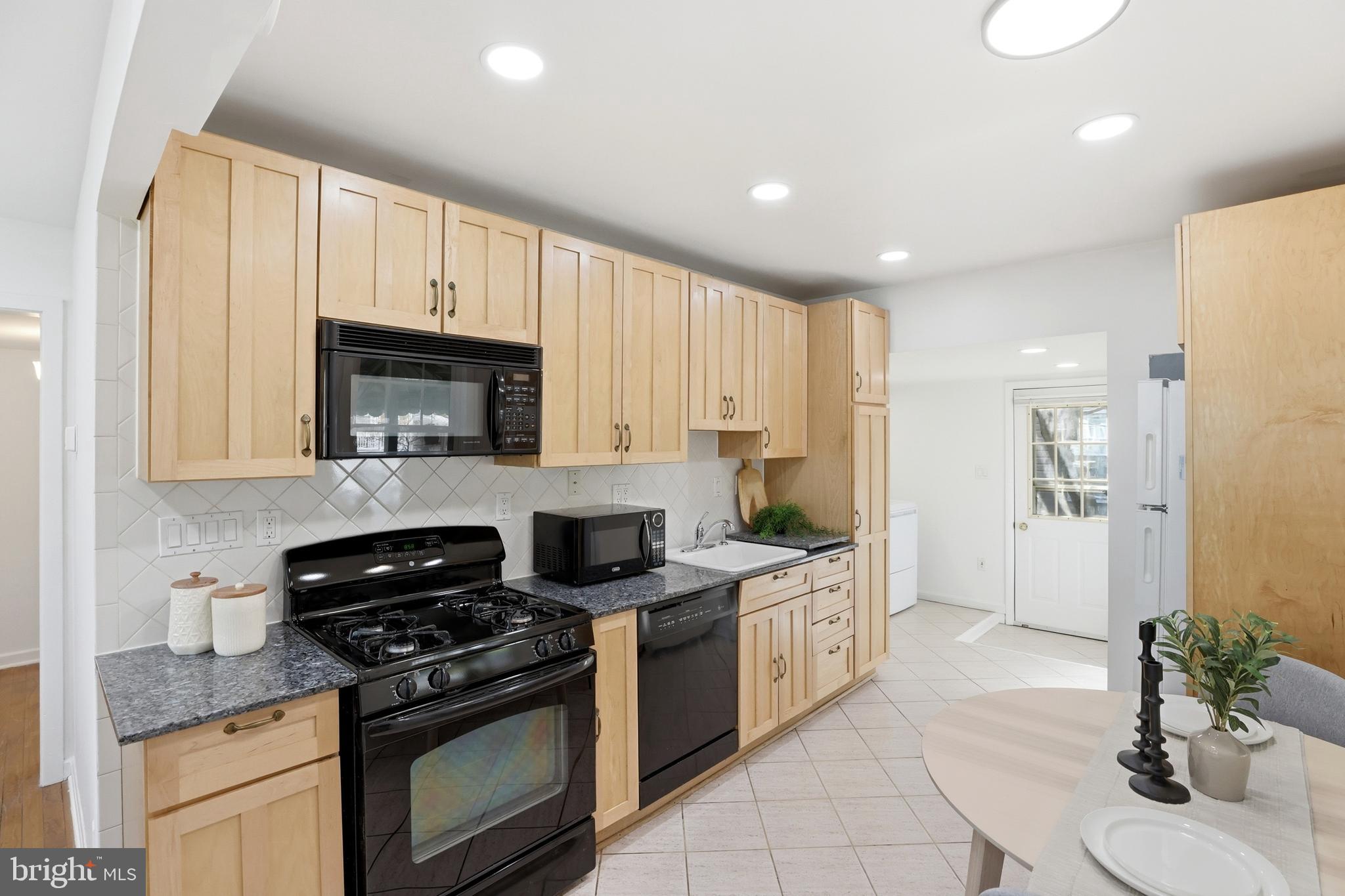 ROCKCREST - Residential