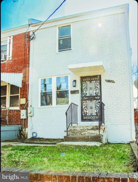 5525 BASS PLACE SE WASHINGTON DC 20019
