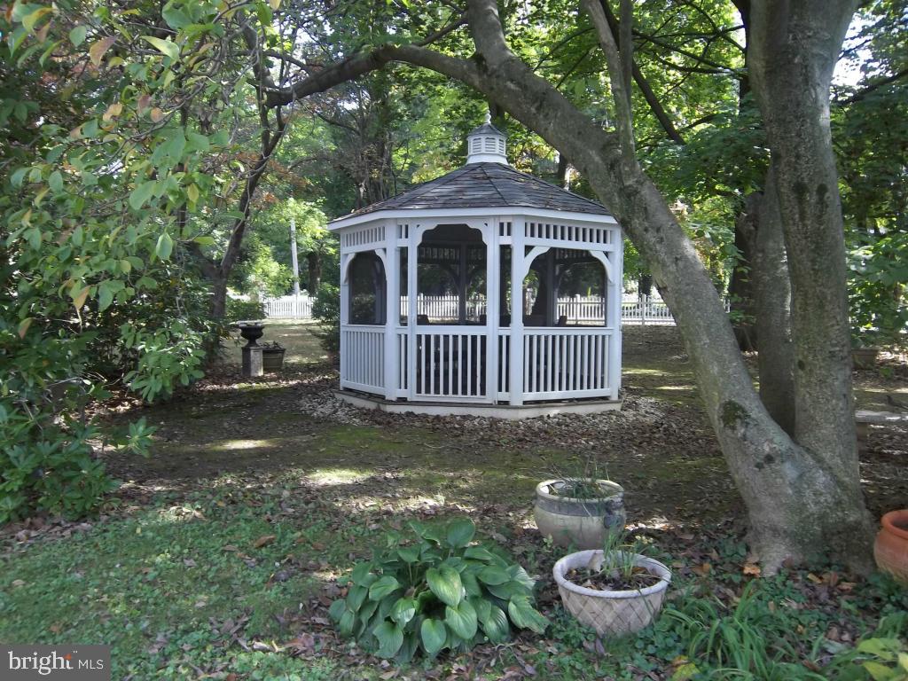 SCHOOL LANE HILLS - Residential