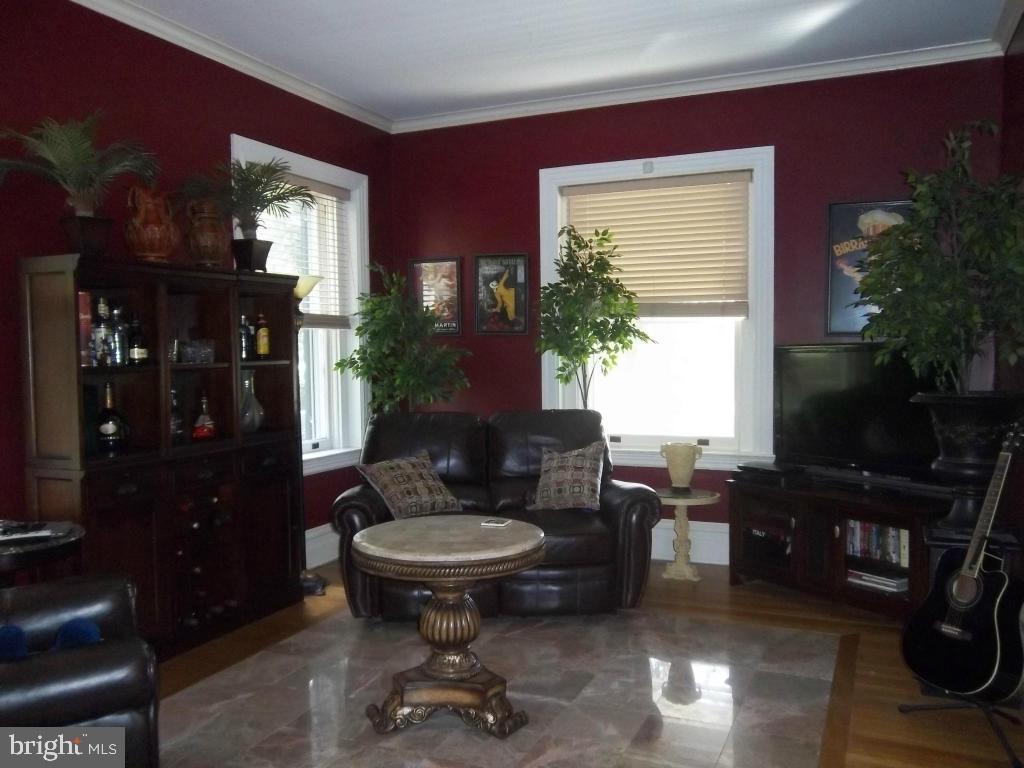 SCHOOL LANE HILLS - Residential