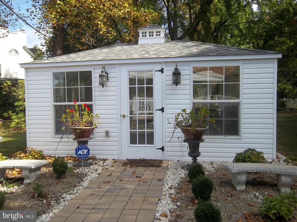 SCHOOL LANE HILLS - Residential