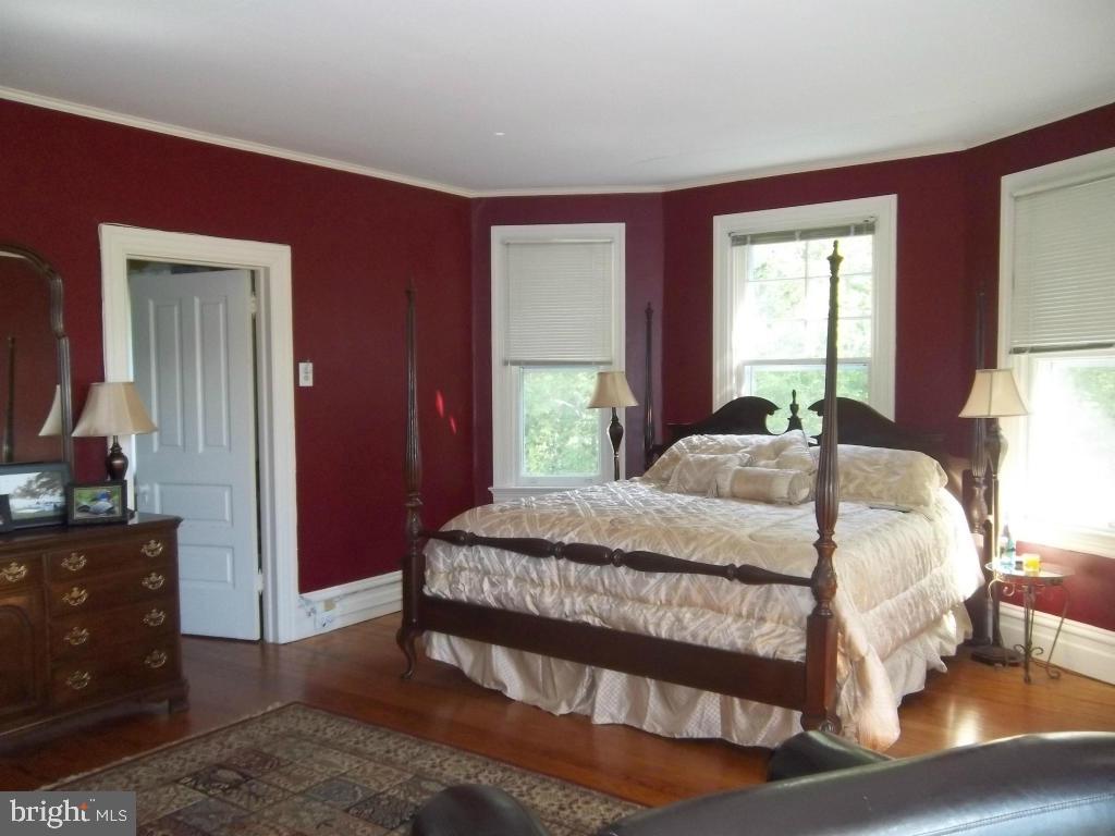 SCHOOL LANE HILLS - Residential