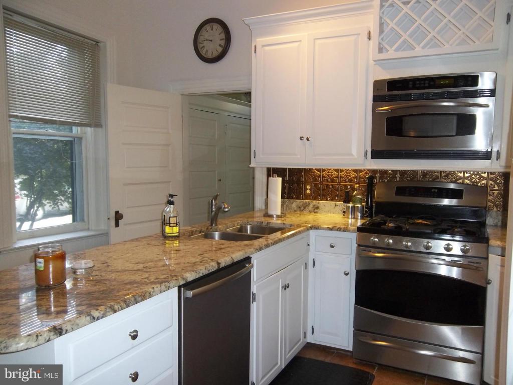 SCHOOL LANE HILLS - Residential