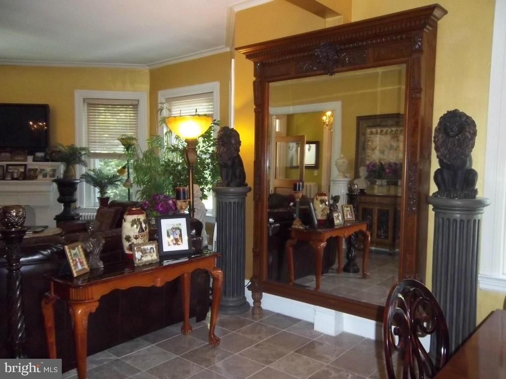 SCHOOL LANE HILLS - Residential