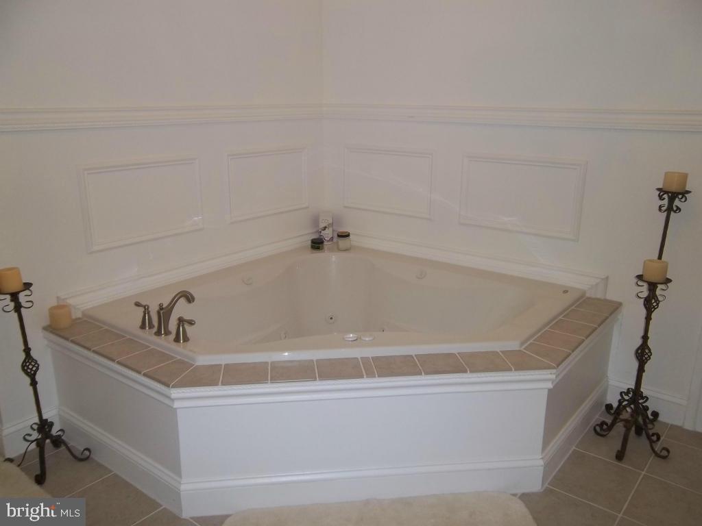 SCHOOL LANE HILLS - Residential