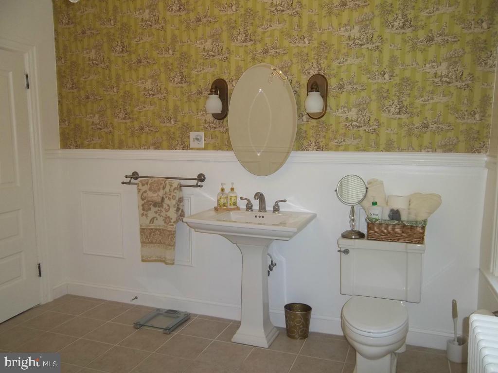 SCHOOL LANE HILLS - Residential