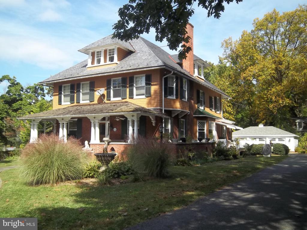 SCHOOL LANE HILLS - Residential