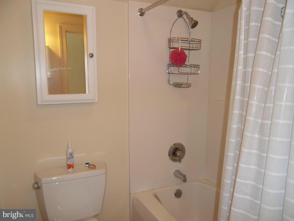 SCHOOL LANE HILLS - Residential