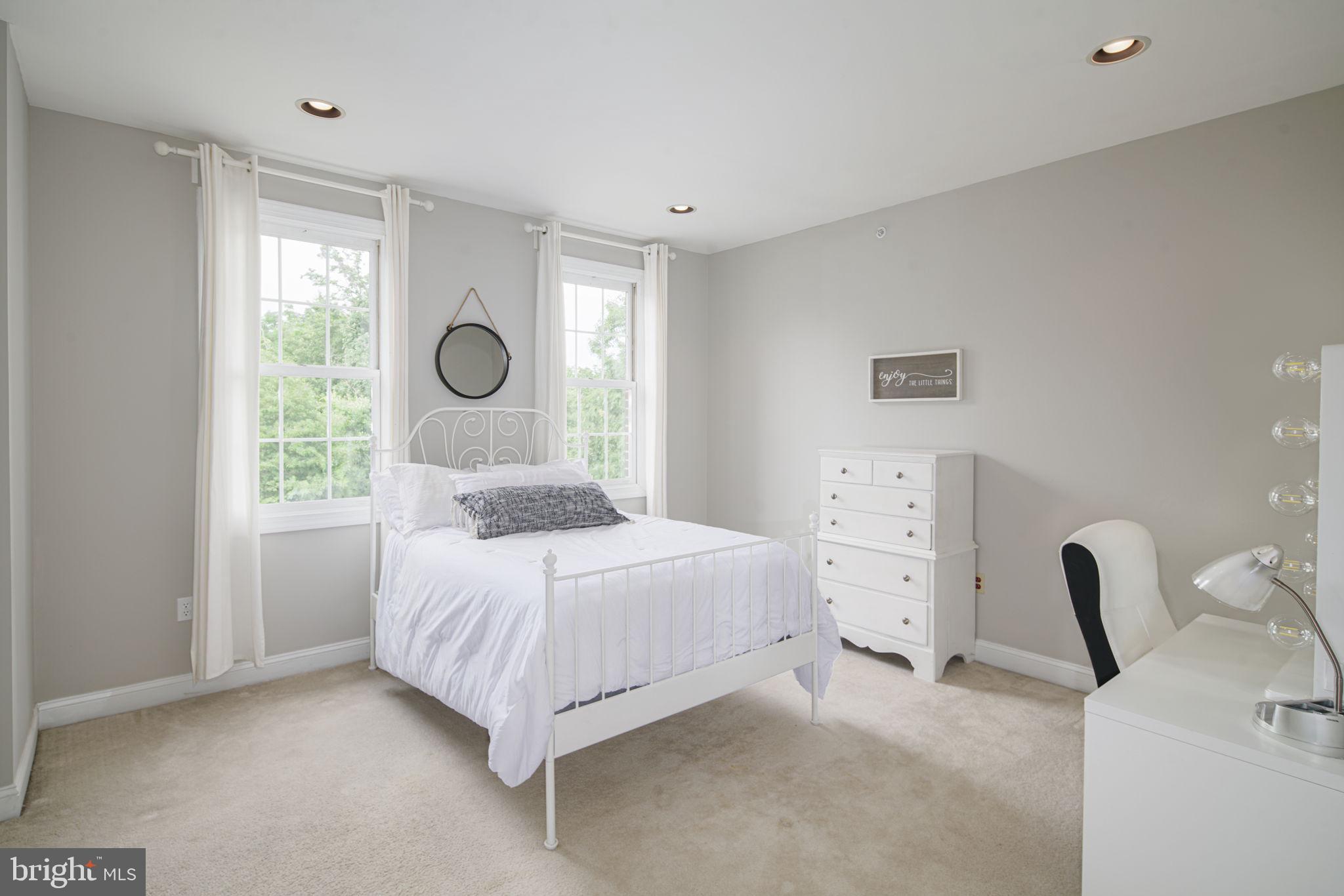 ESTS AT WARWICK L - Residential