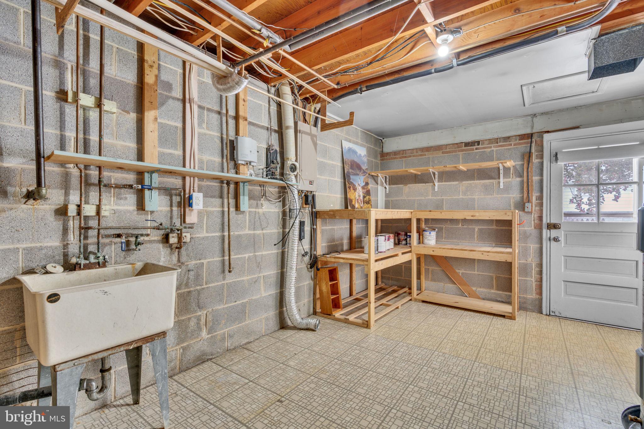 ORANGE HUNT ESTATES - Residential Lease