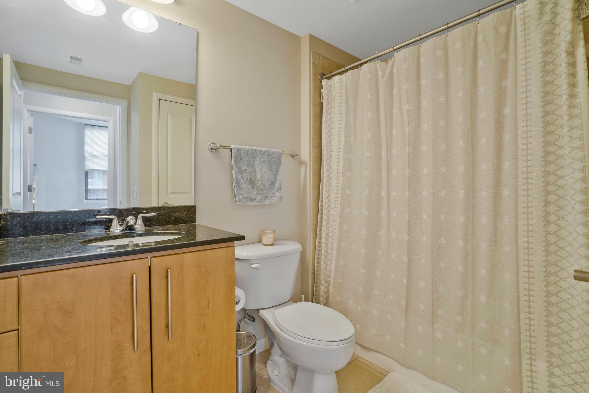 CLARENDON 1021 - Residential