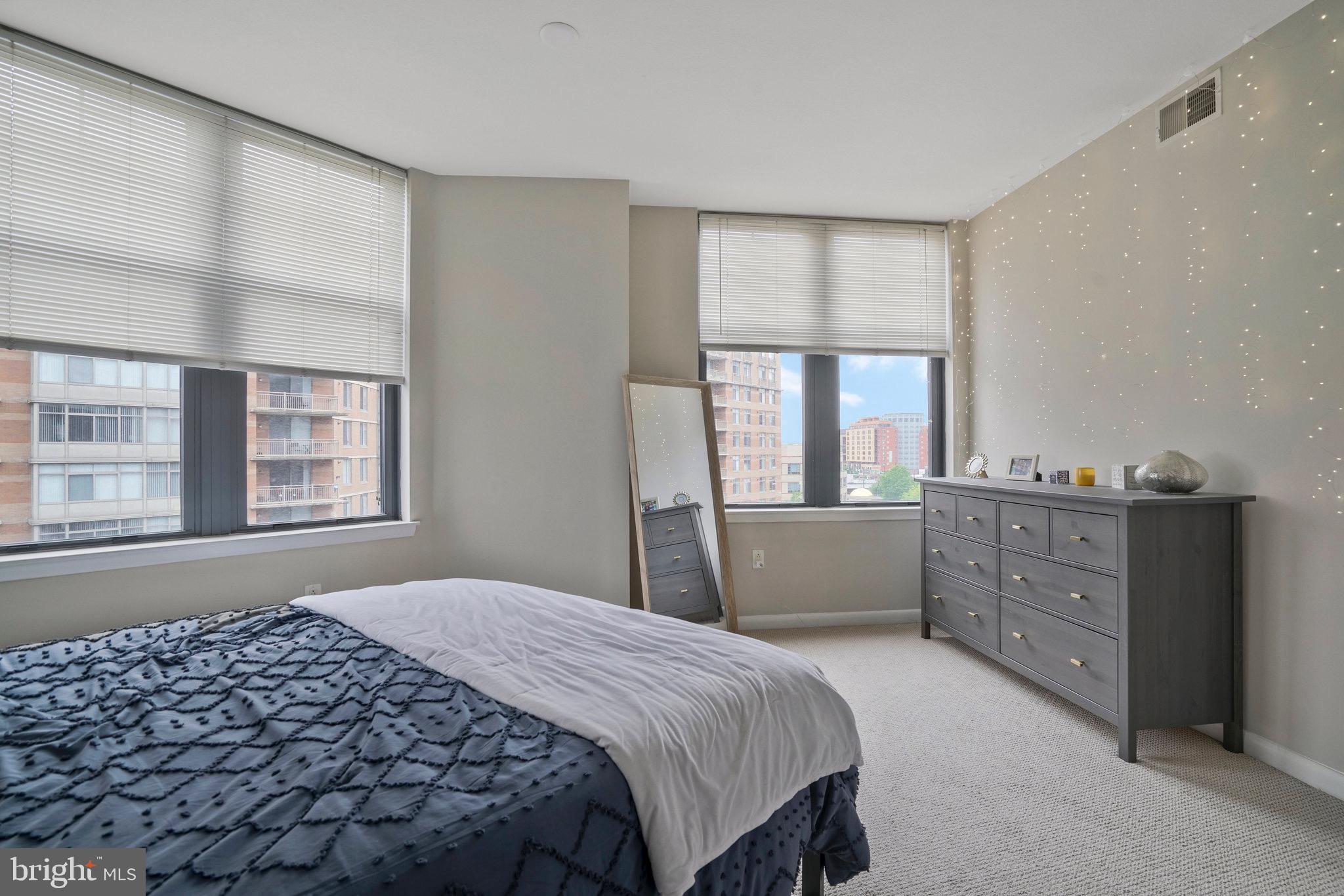 CLARENDON 1021 - Residential