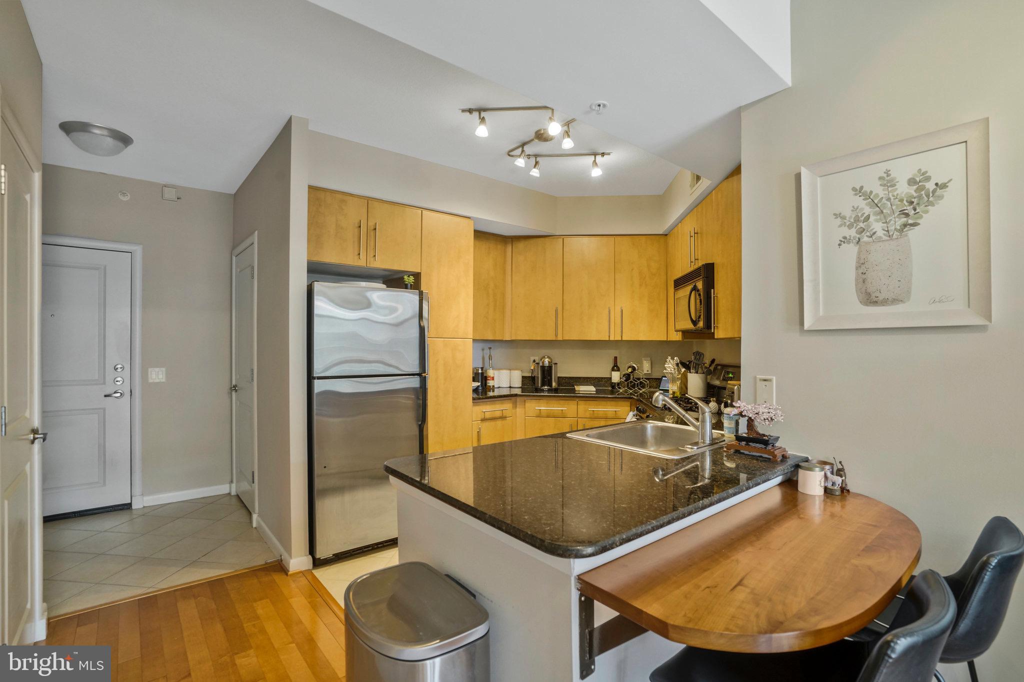 CLARENDON 1021 - Residential