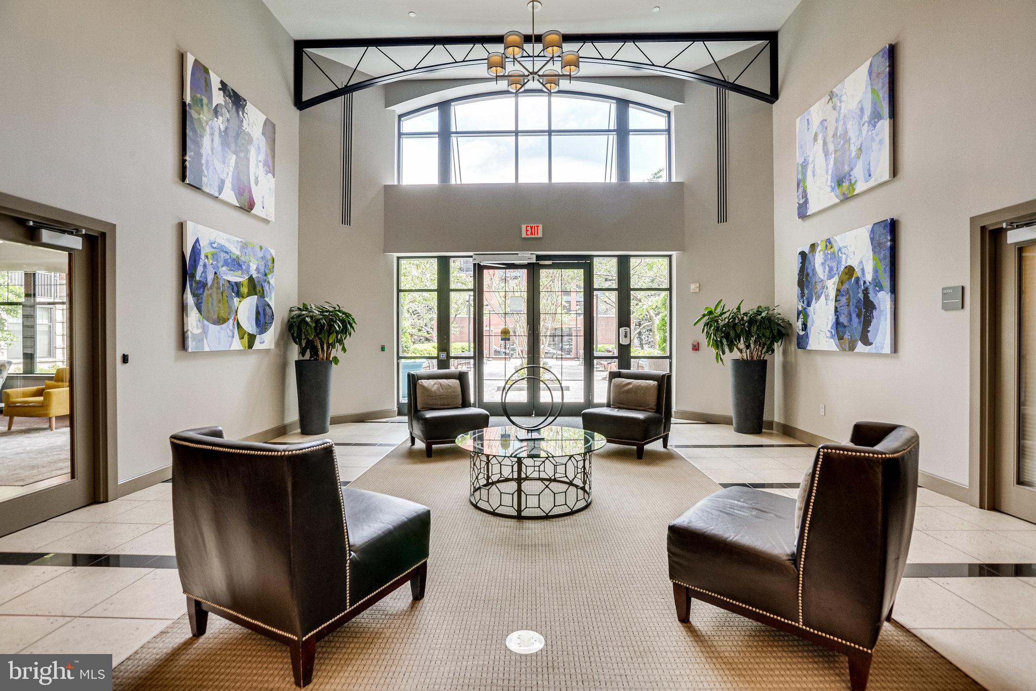 CLARENDON 1021 - Residential