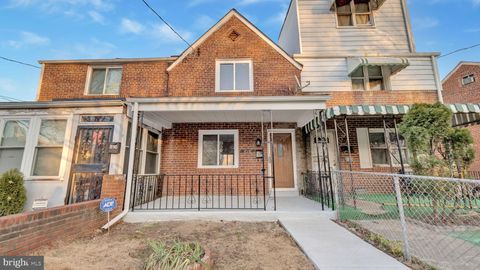 818 51ST STREET SE WASHINGTON DC 20019