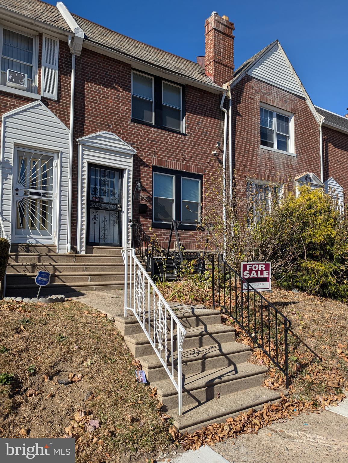 **10K SELLERS ASSIST**
Welcome to 1759 E Mayland St, a beautifully remodeled townhouse nestled in the heart of West Oak Lane.
Step inside to discover a thoughtfully updated home featuring two and a half bathrooms and three spacious bedrooms, each equipped with ample closet space. The hall bathroom is a haven of relaxation, complete with a stand-up shower and a soaking tub. The open concept living and dining areas are perfect for entertaining. The kitchen comes fully renovated and ready for your culinary adventures. Step out onto the walkout deck off the kitchen for those cozy morning coffees or evening BBQs with friends. The semi-finished basement offers endless possibilities. Whether you envision a cozy man cave, a home office, or an additional bedroom, this space is ready for your personal touch. Washer and dryer hook up. House has been converted from oil heat to gas heat. Plus, the basement includes a convenient exit, adding to its versatility.
Don’t miss the opportunity to make this stunning home yours. Schedule a viewing today and experience the perfect balance of suburban peace and urban excitement. Seller is offering a 10K assist!