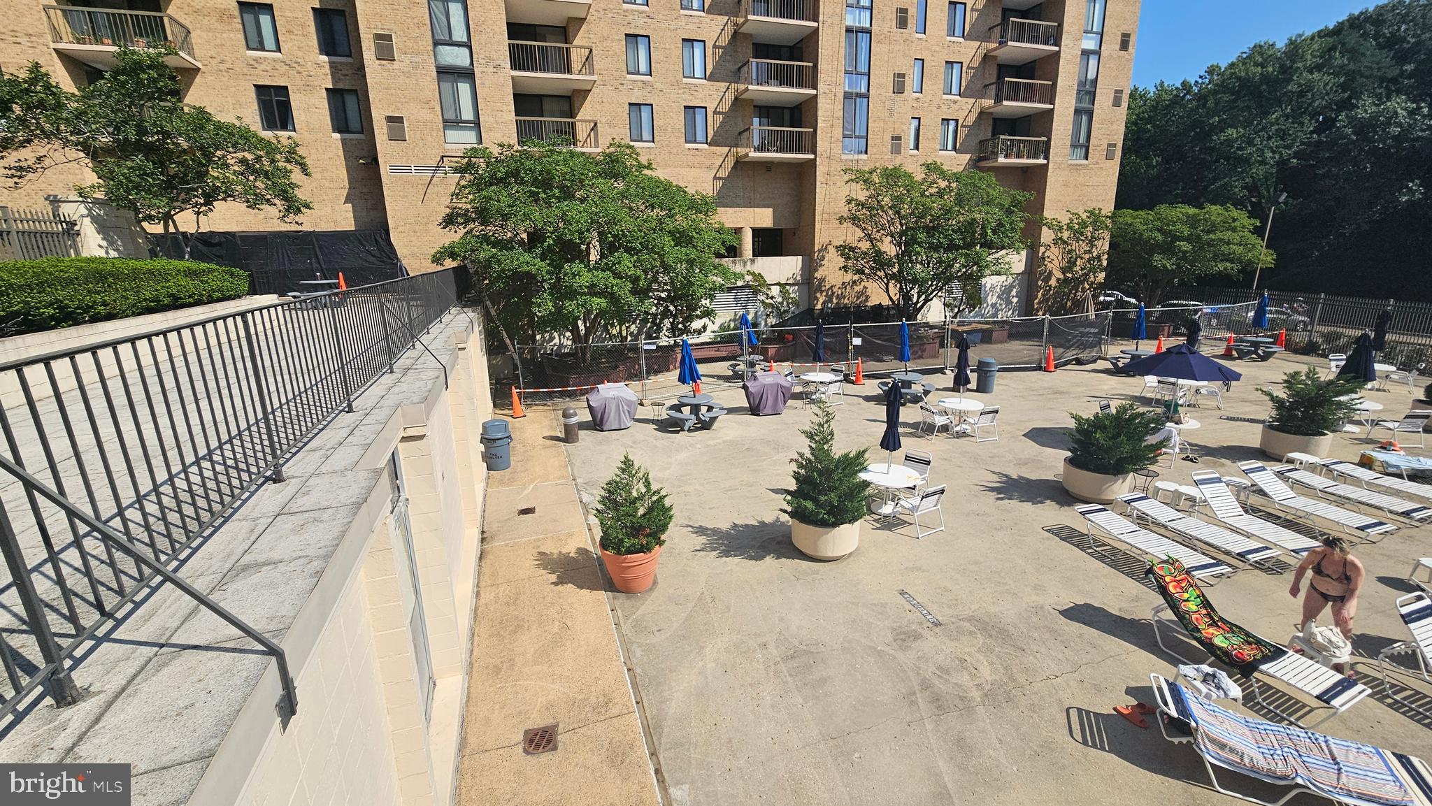 THE CARLTON - Residential