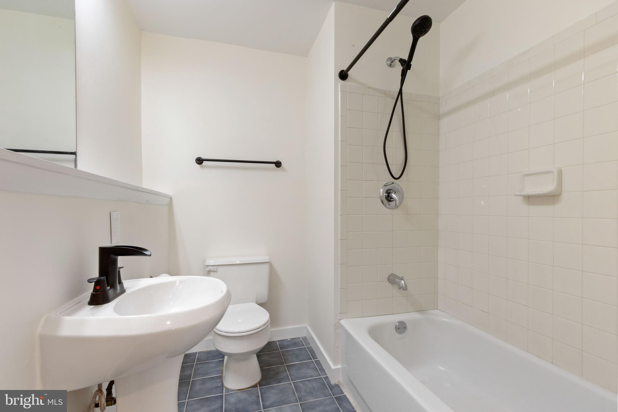 PLEASANT VALLEY - Residential Lease