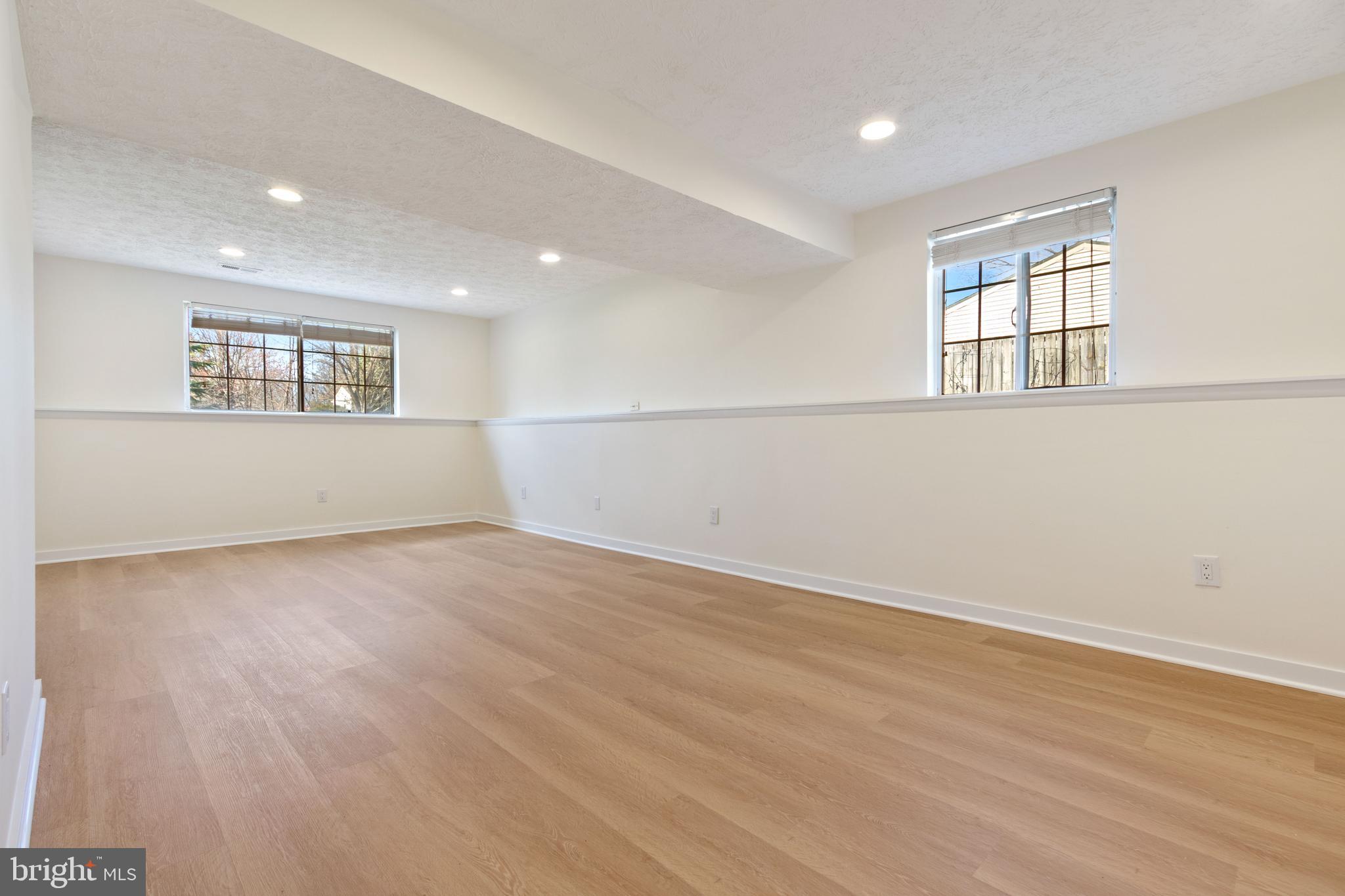 PLEASANT VALLEY - Residential Lease