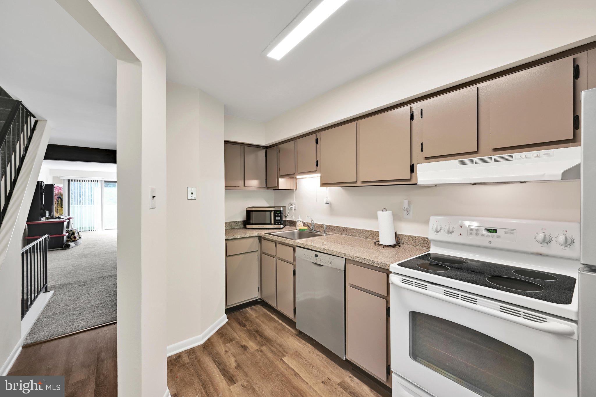 401 SUMMIT HOUSE