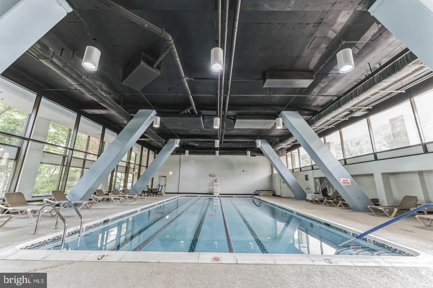 LAKESIDE PLAZA - Residential Lease