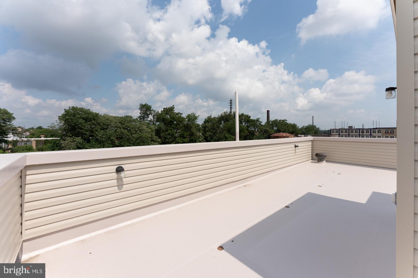 PORT RICHMOND - Residential Lease