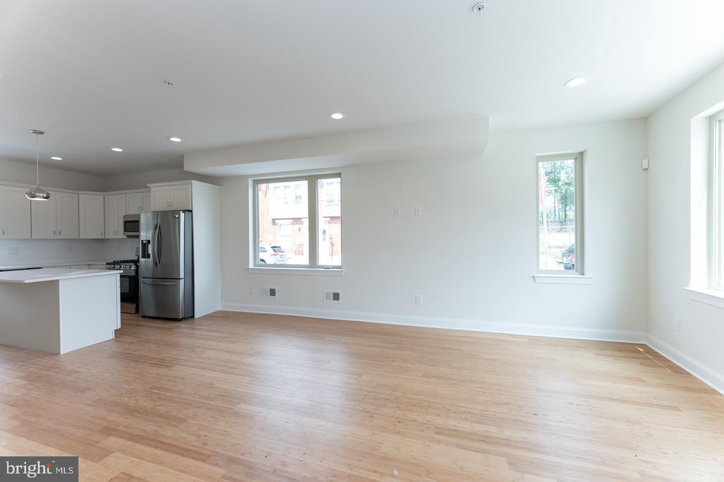 PORT RICHMOND - Residential Lease