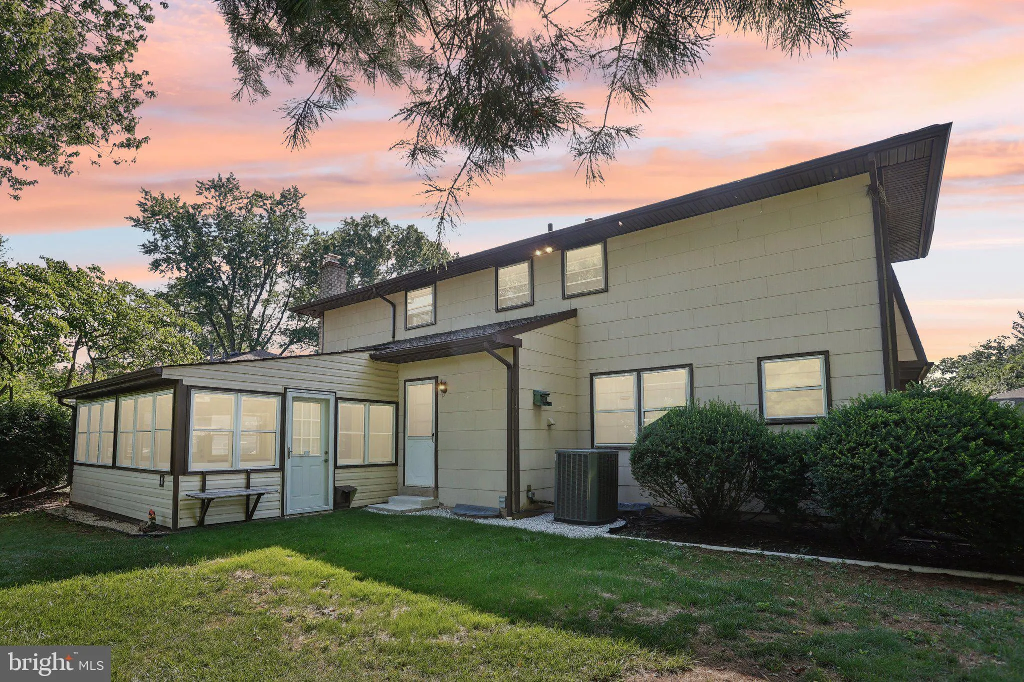 Warrington, Pennsylvania 18976, United States, 4 Bedrooms Bedrooms, ,3 BathroomsBathrooms,Residential,Pending,161153