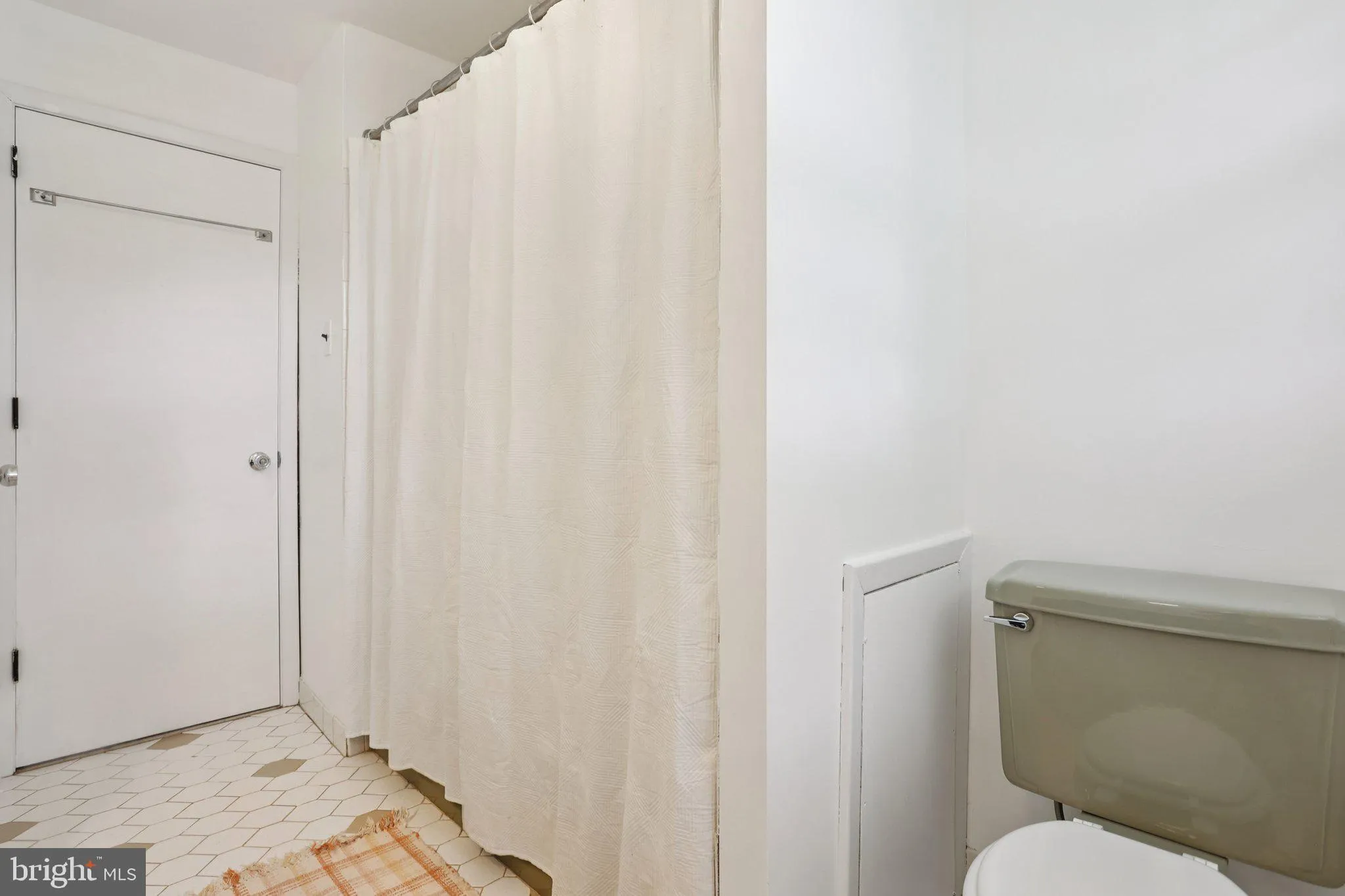 Warrington, Pennsylvania 18976, United States, 4 Bedrooms Bedrooms, ,3 BathroomsBathrooms,Residential,Pending,161153